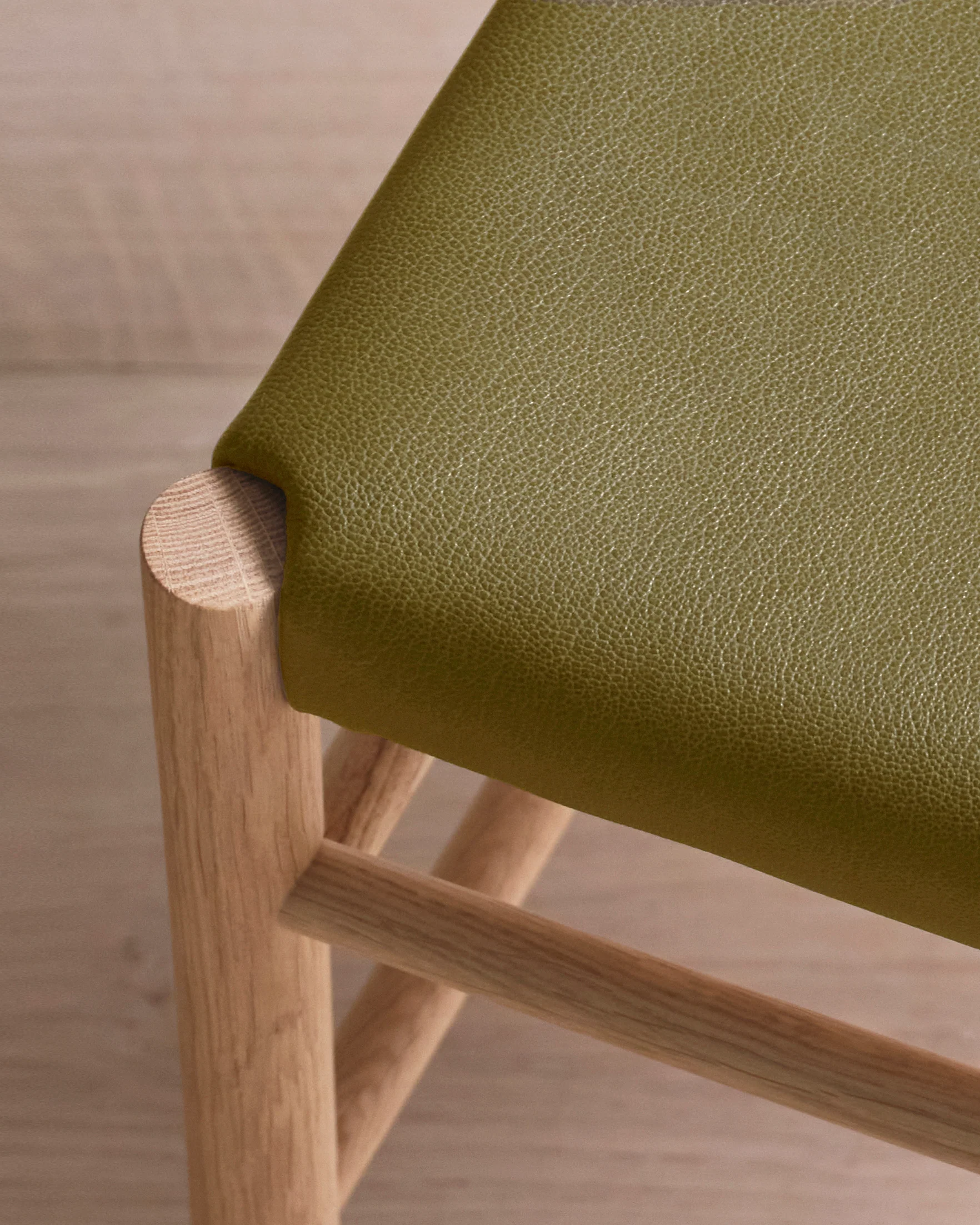 Avery dining chair upholstered - Image 3