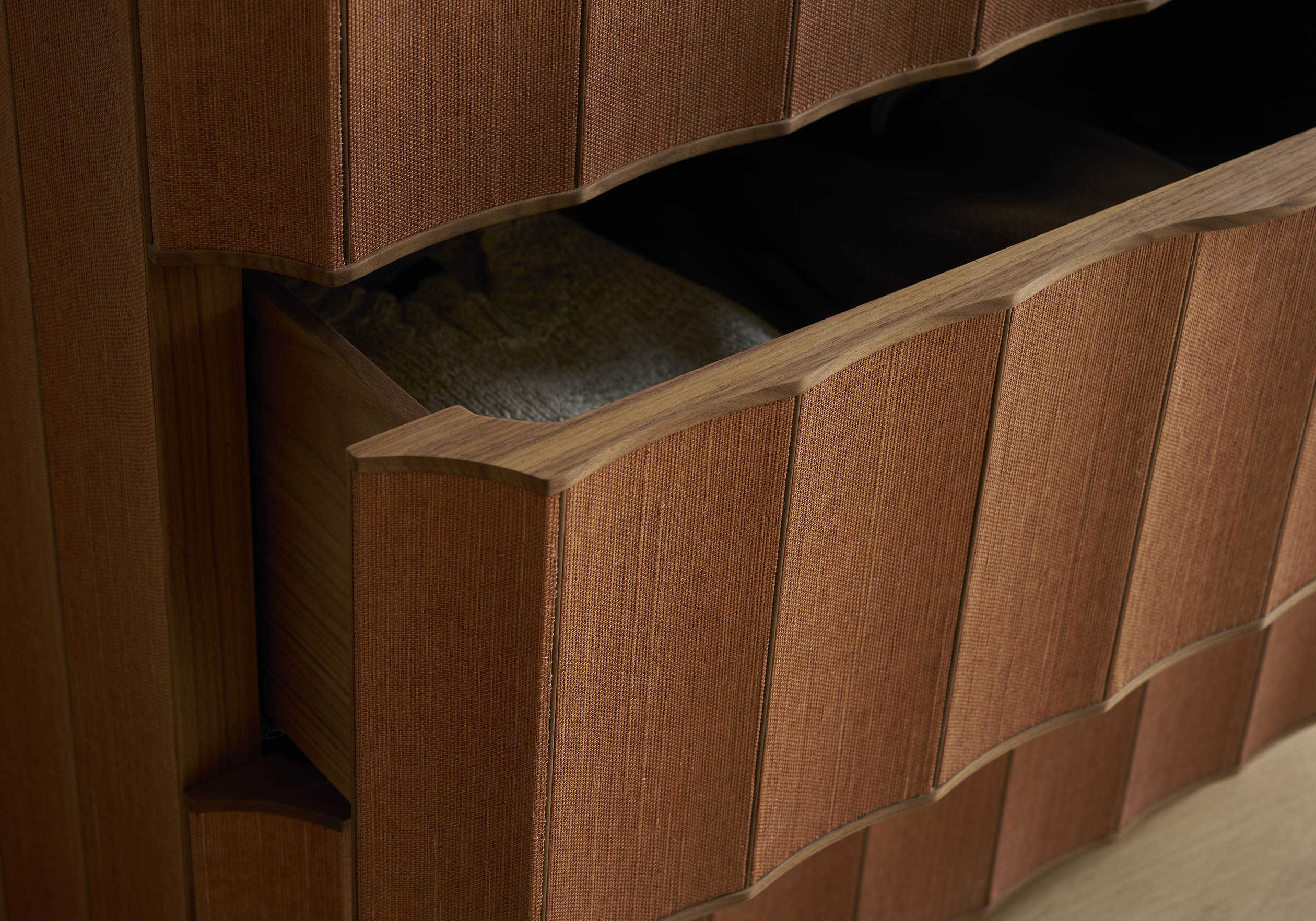 Ellery chest of drawers - Image 3