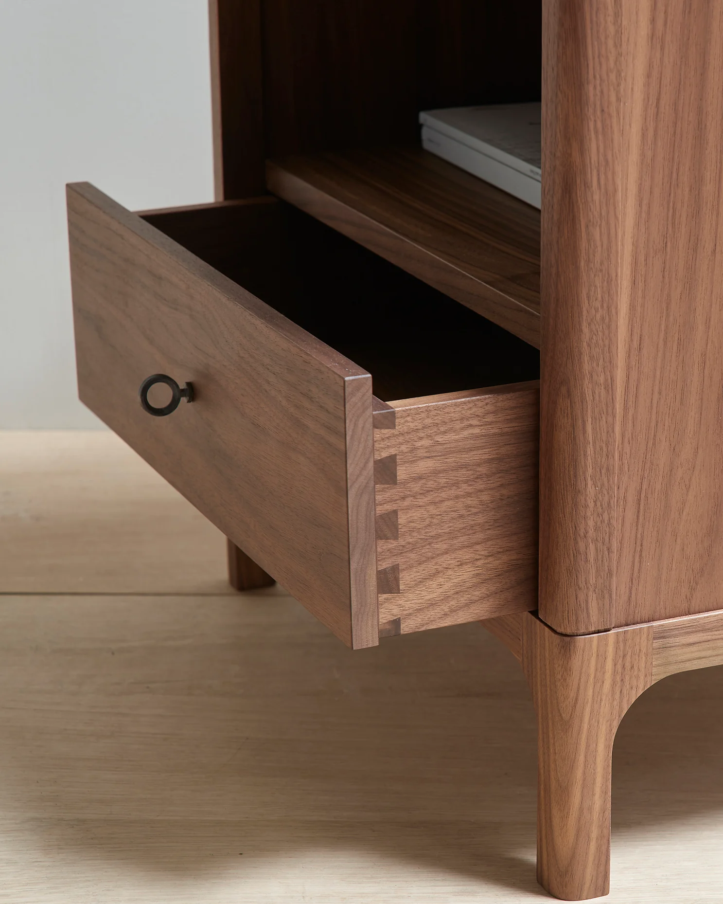 Joyce bedside table medium - Image 5