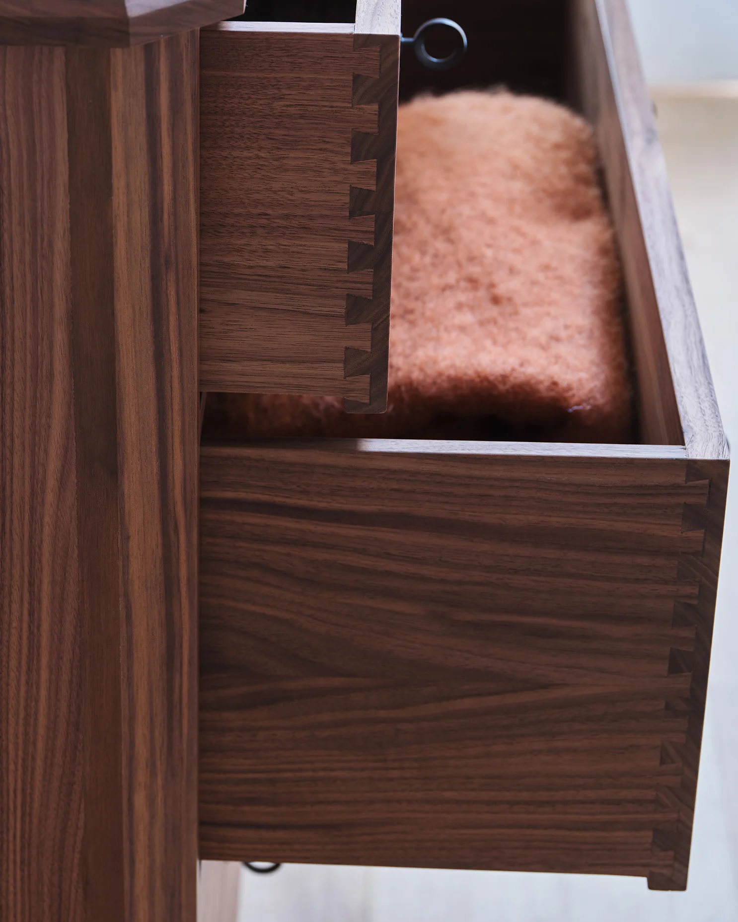 Kentridge chest of drawers - Image 5