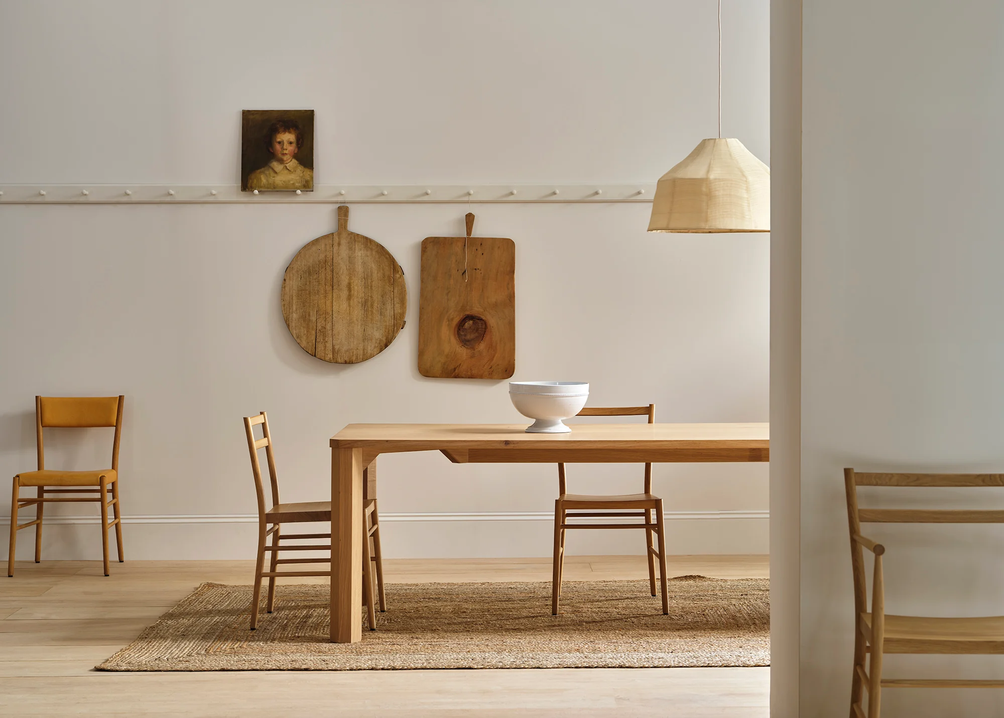 Mead dining table - Image 4