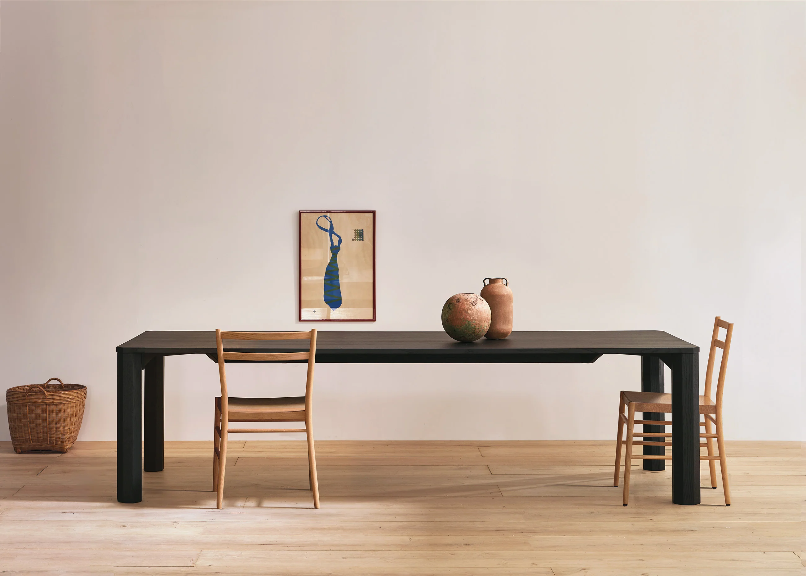 Mead dining table - Image 8