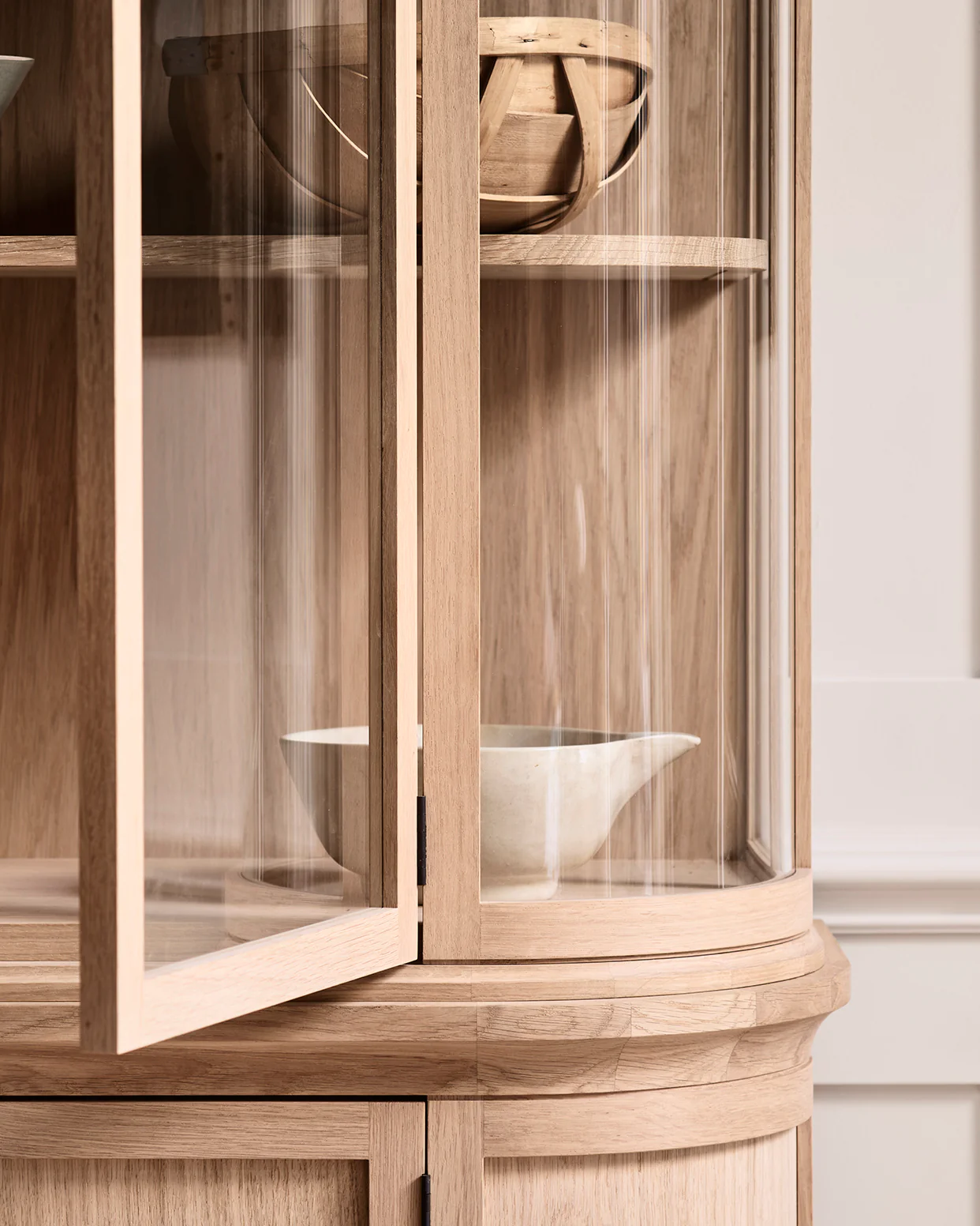Mercier vitrine timber - Image 4