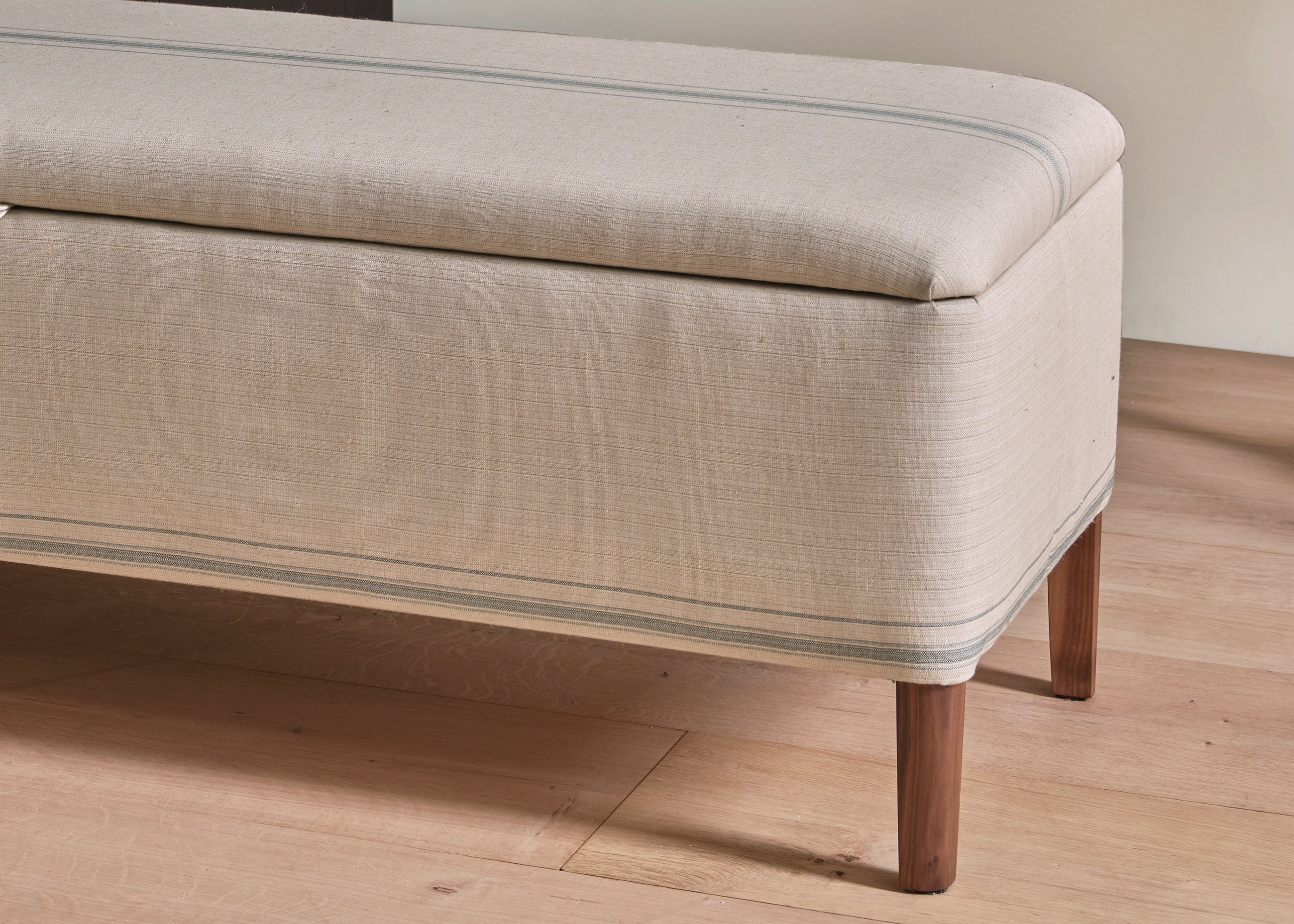 Moreau blanket box - Image 6
