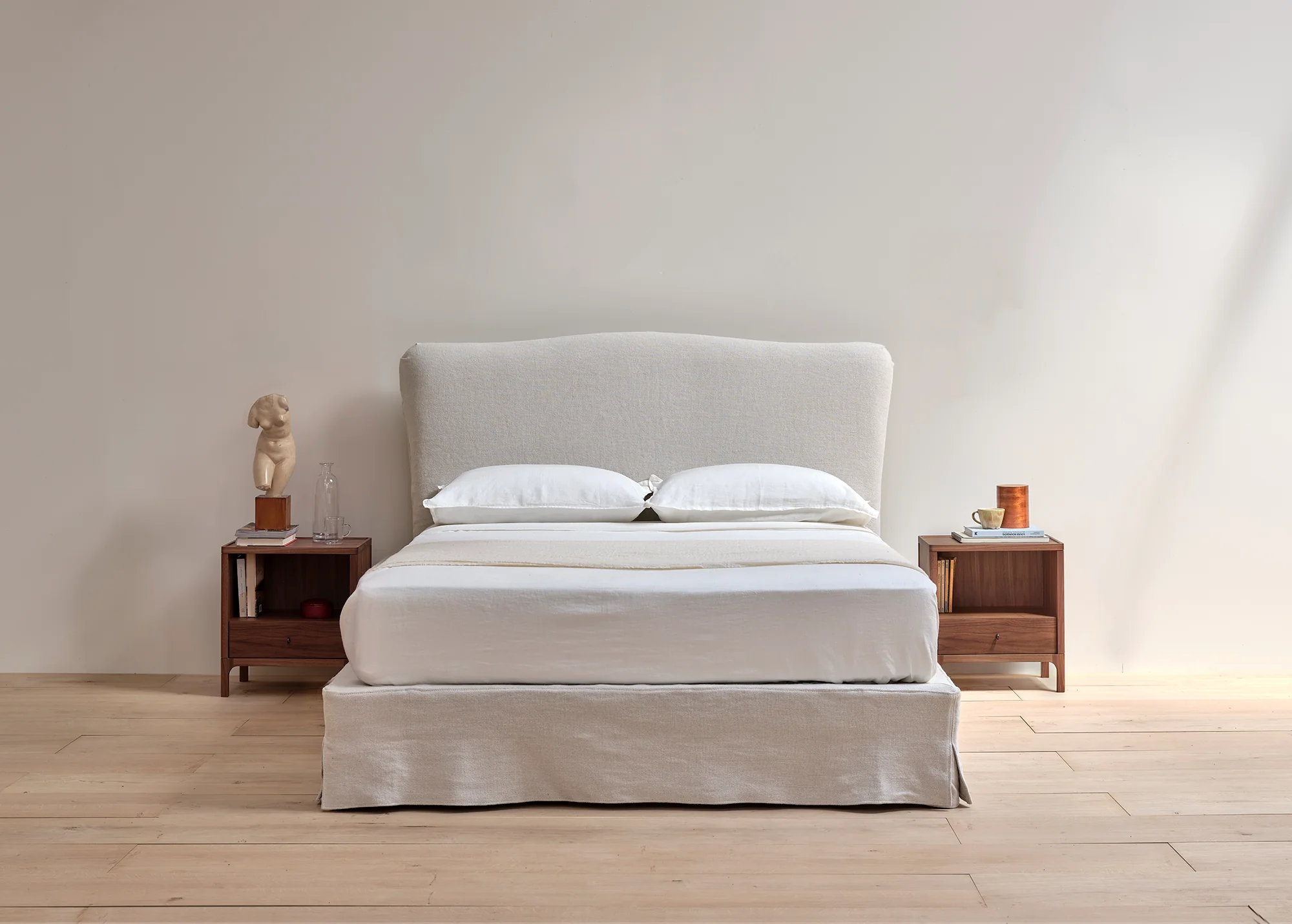 Moreau pleated bed - Image 3