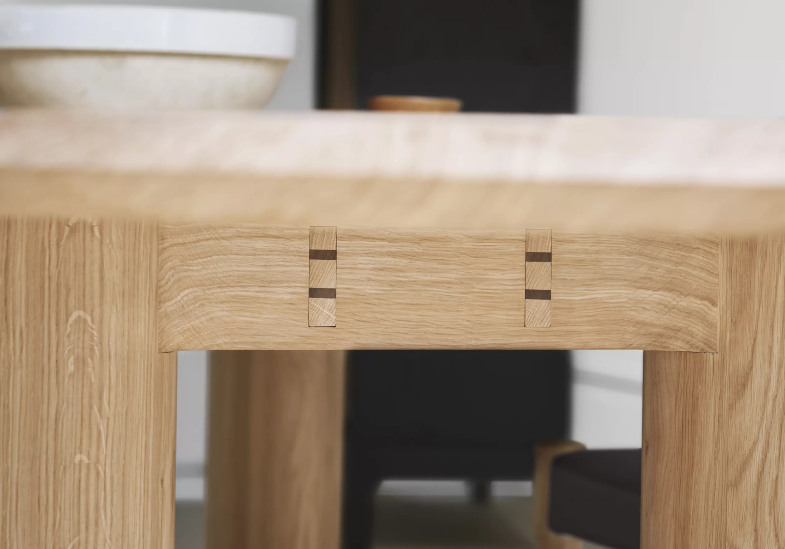 Onis dining table - Image 3