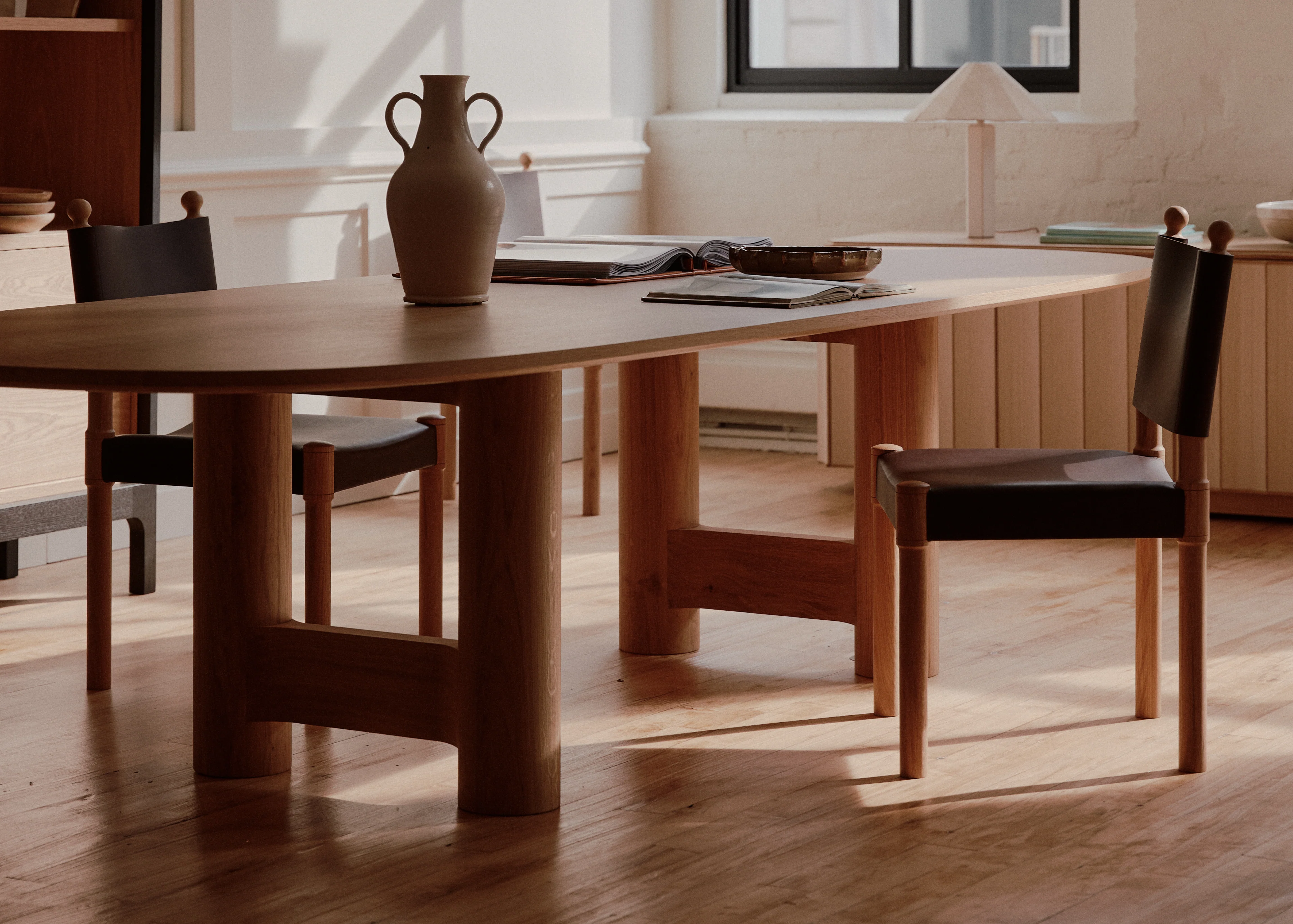 Onis dining table - Image 5