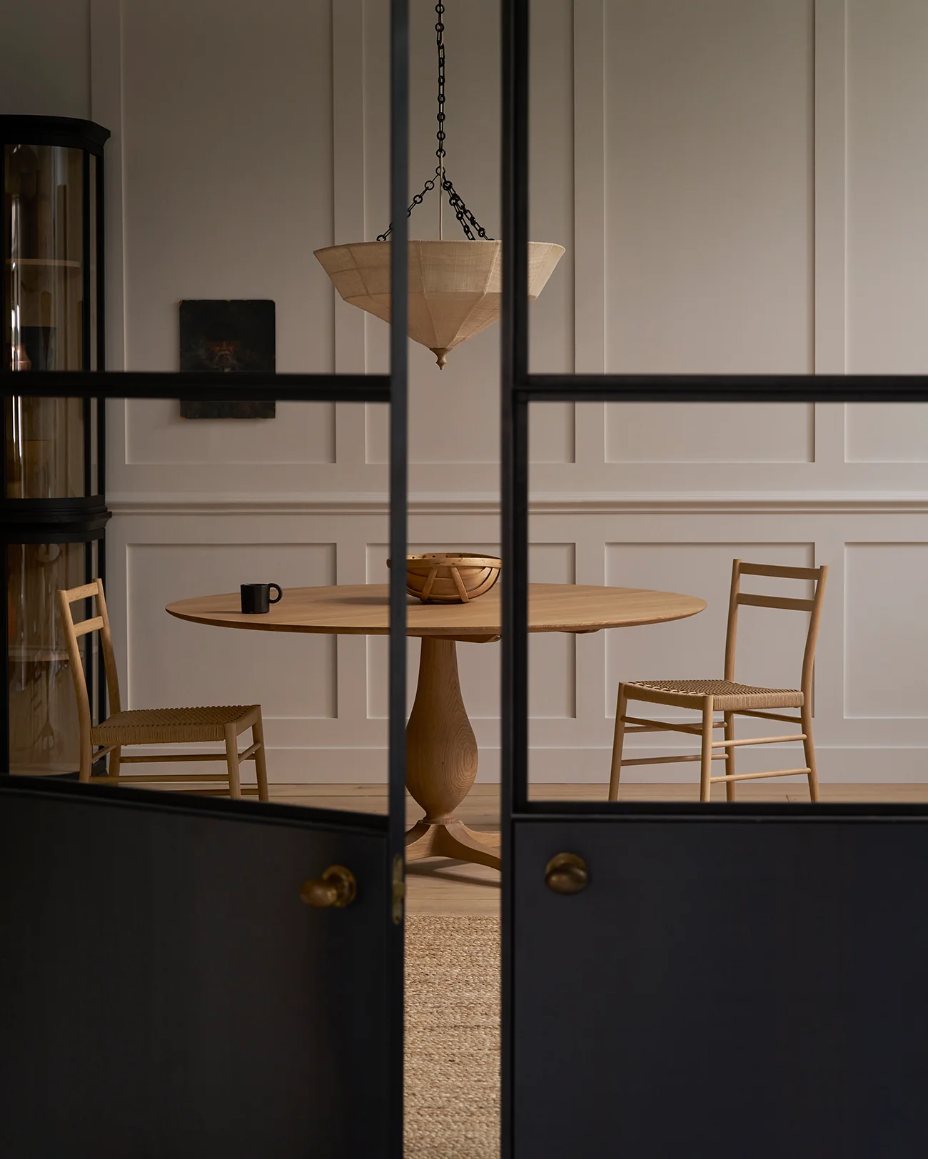 Tove dining table circular - Image 4